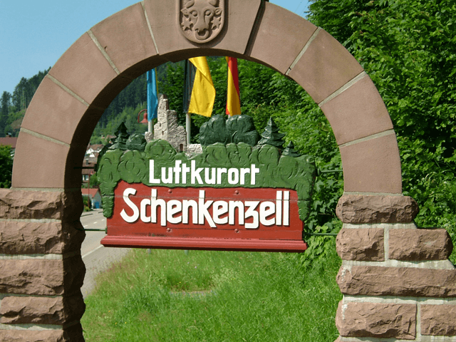 Ortsschild „Luftkurort Schenkenzell“ im Schwarzwald